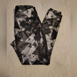 Avia Black and Gray Geometric Leggings